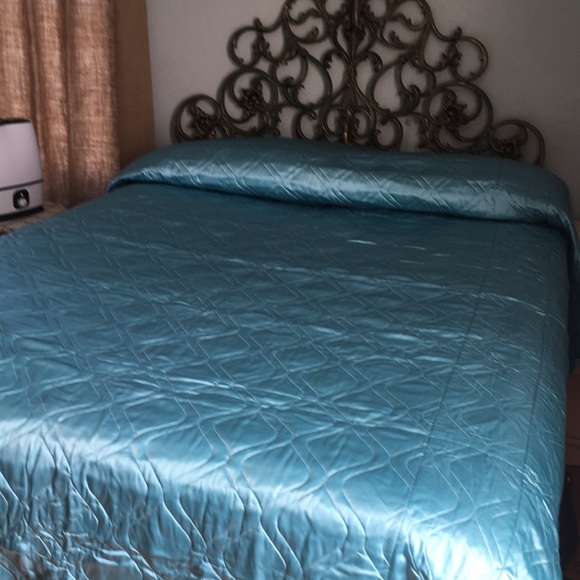 Jones Bedding Vintage Heavy Satin Bedspread Bohemian Look